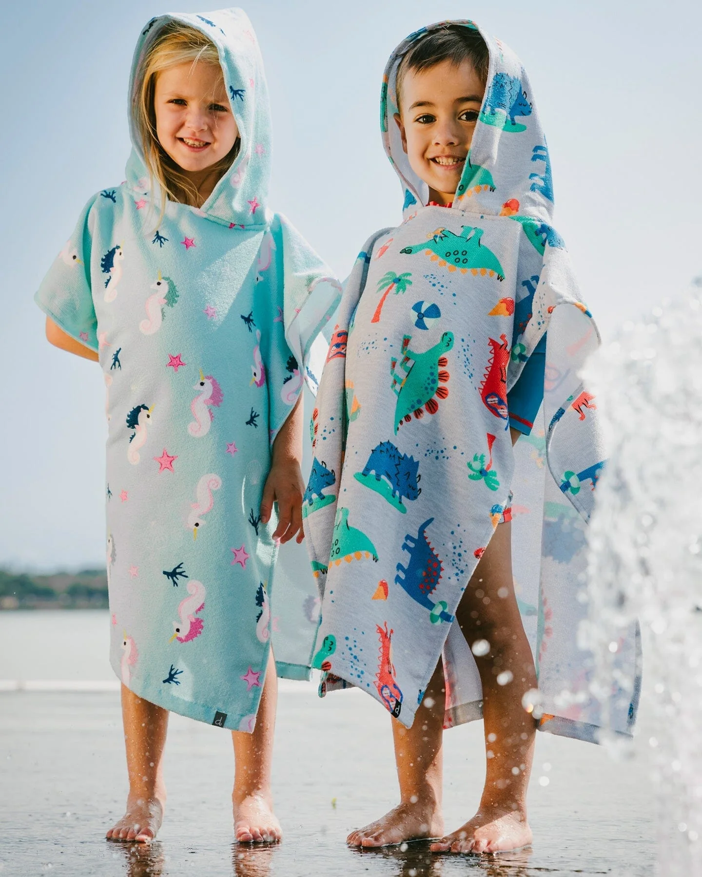 Hooded Beach Towel Blue Seahorse Print - Image 2